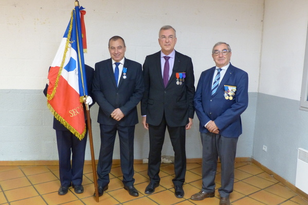 Samedi 9 novembre 2024 - Servian - Remise des insignes de chevalier ONM à Philippe SEBAG.